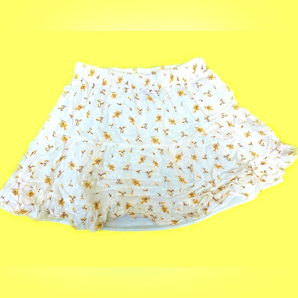 White Ruffle & Yellow Daisy Floral Smocked Mini Skirt